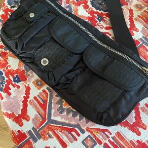 Black Lululemon doggy Belt Bag